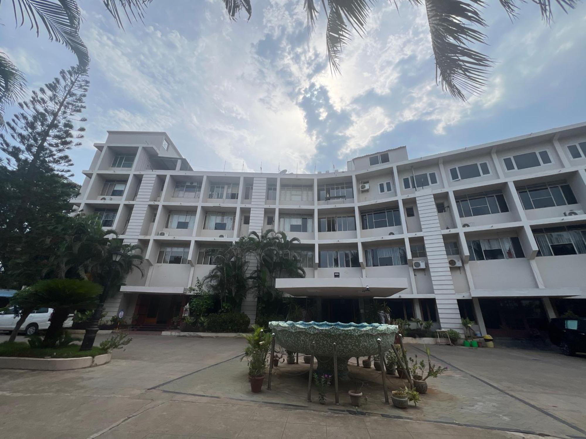 Varada Nagavali Hotel Srikakulam المظهر الخارجي الصورة