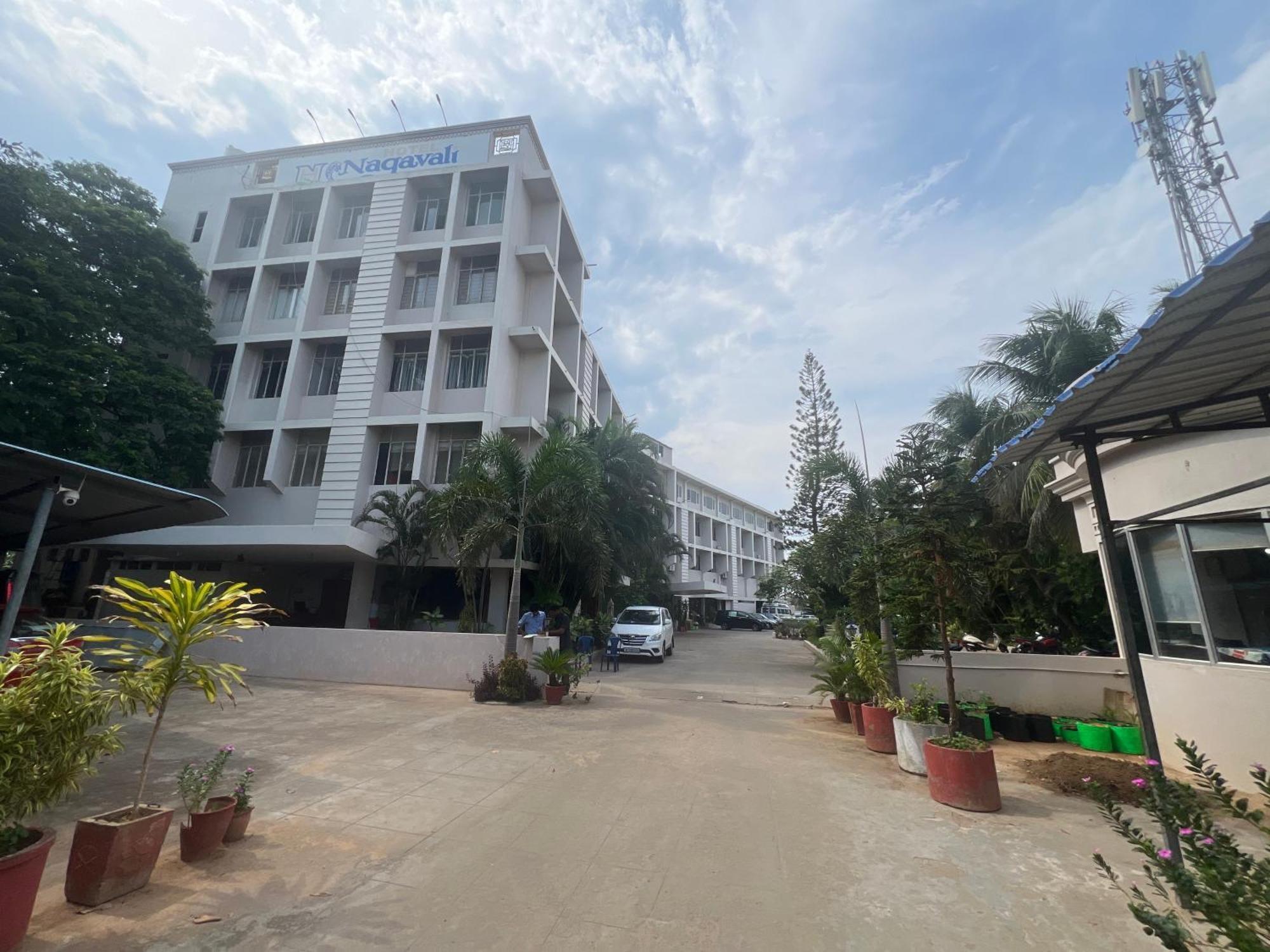 Varada Nagavali Hotel Srikakulam المظهر الخارجي الصورة